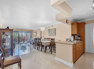 460 W Park Dr APT 104, Miami, FL 33172