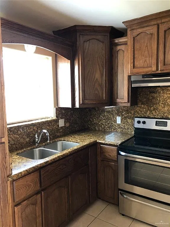 304 W Amy Dr — Photo 4