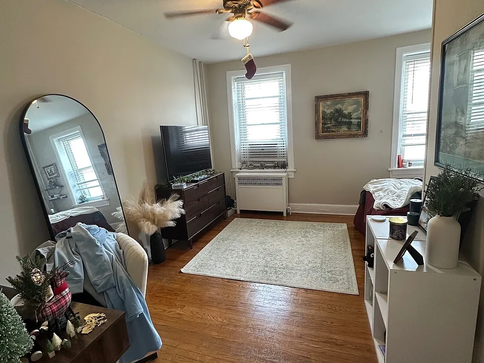 Bedroom with furniture