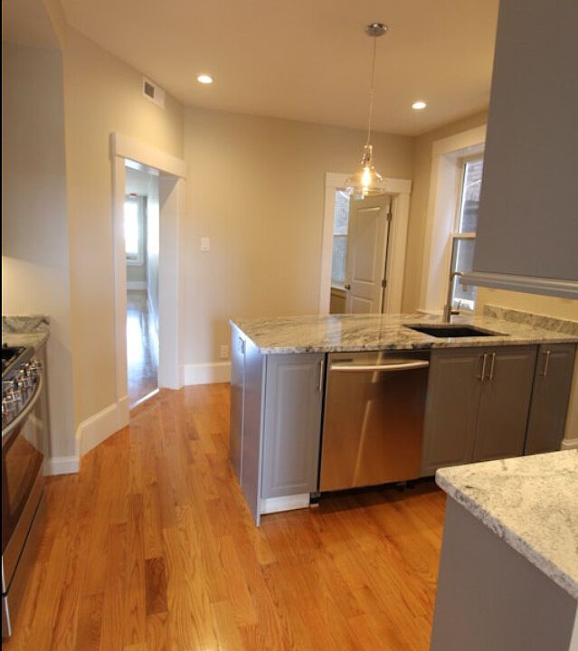 1st image of 34 Frankfort St #3B