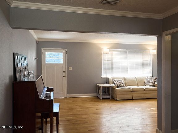 5th image of 4639 MARTINGALE Road