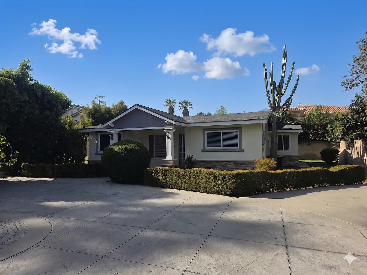 3 bed, 1100 sqft, $3,450 — Photo 1