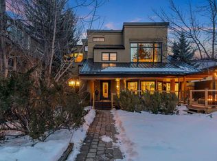 3016 W 7th St SW, Calgary, AB T2T2X5