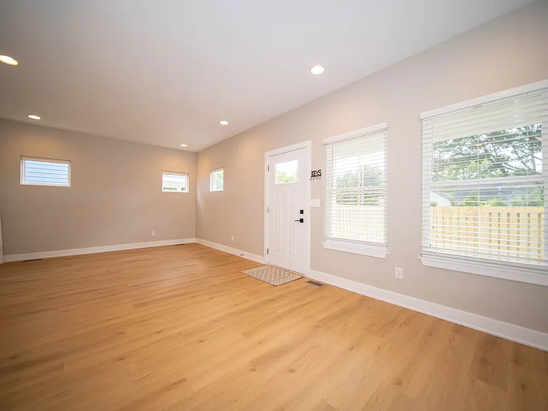 4816 Norwaldo Ave — Photo 9