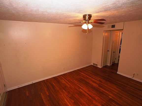 5th image of 4916 California St APT 05