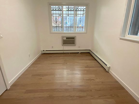 3rd image of 359 Franklin Ave