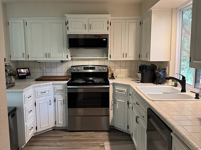 Kitchen, seen from the living room.