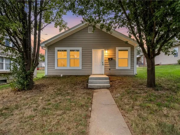 325 W Market St, Warrensburg, MO 64093