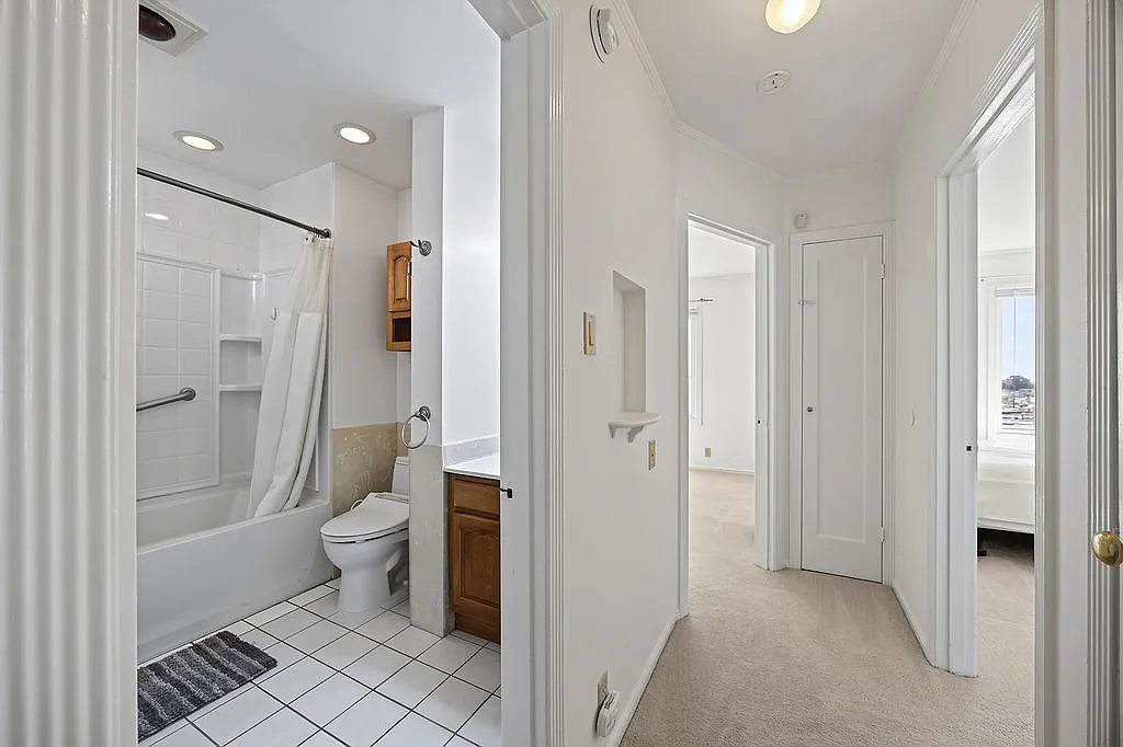 2 bed, 1125 sqft, $5,100 — Photo 3