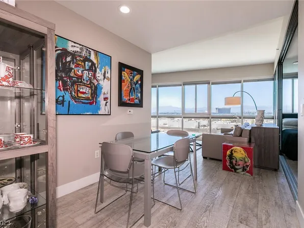 4575 Dean Martin Dr, Las Vegas, NV