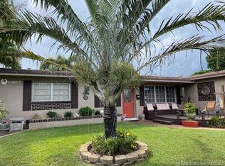 730 SW 70th Ter, Pembroke Pines, FL 33023