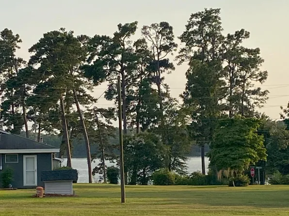 1583 Wyboo Ave, Manning, SC 29102