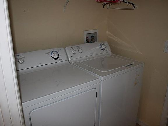 4th image of 3020 Eagle Crossing Dr