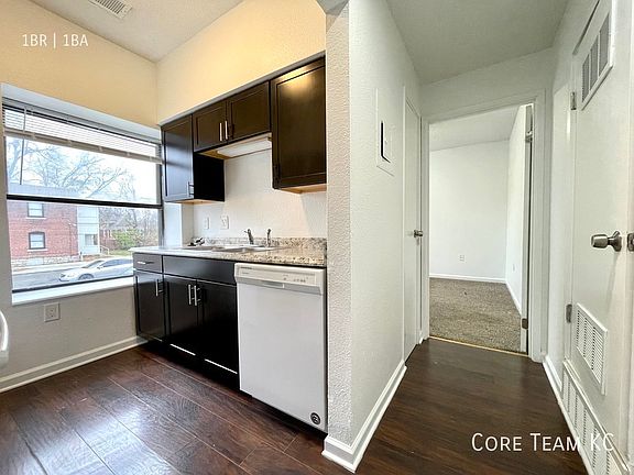 4th image of 3214 Harrison St #3220-1B
