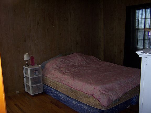3rd image of 201 Davenport St
