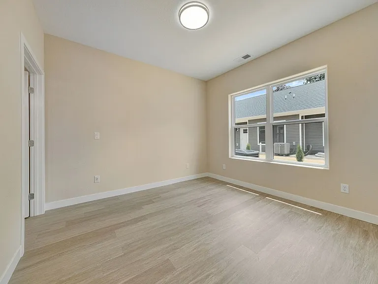 105 E Ensey St #A — Photo 17