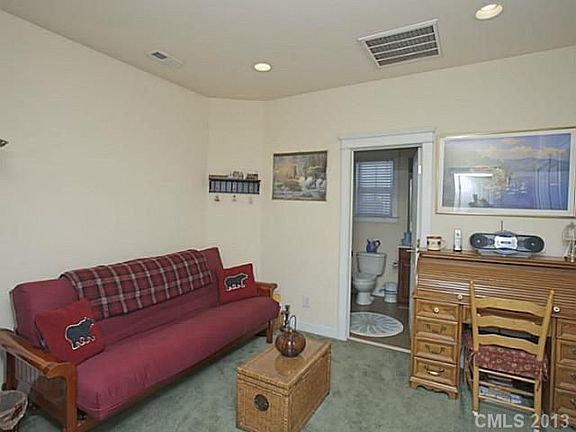 3rd image of 130 Gresham Ln