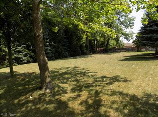 Loyola Dr, Elyria, OH 44035