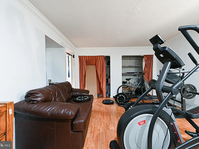 7377 Montcalm Dr — Photo 28