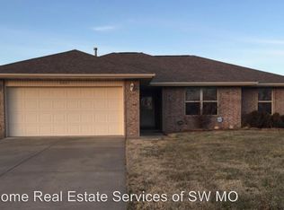 3881 W Roxbury St, Springfield, MO 65807