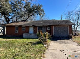 1701 E Walnut Ave, Victoria, TX 77901