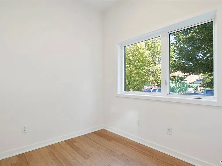 621 Otisco St — Photo 45