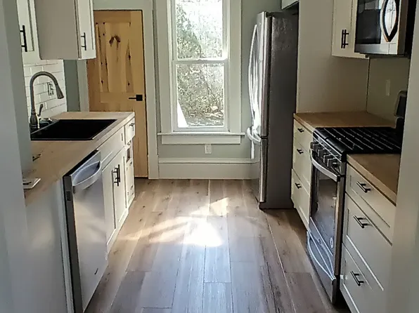 1010 Emmet St, Petoskey, MI 49770