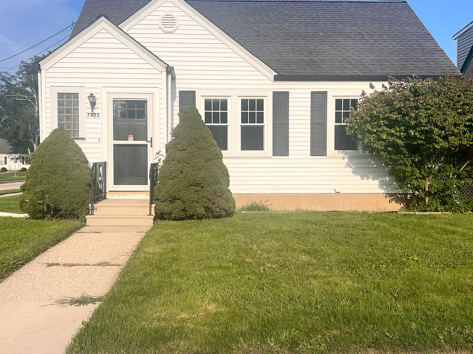 2 bed, 800 sqft, $1,800 — Photo 1