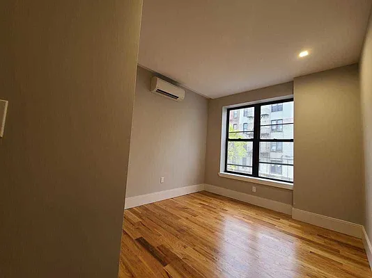 Rented by Landslide Realty Corp | media 52