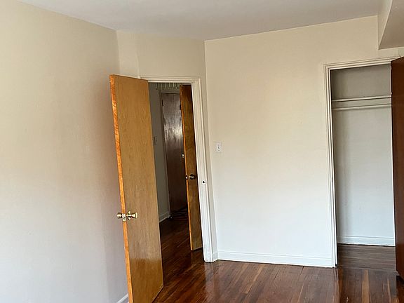 4th image of 9218 Kaufman Pl #1