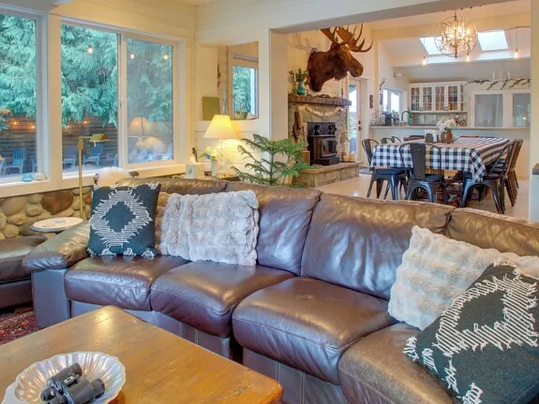 7075 NE Bay Hill Rd — Photo 18