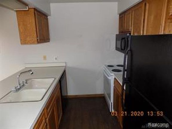 5th image of 20954 Flora St
