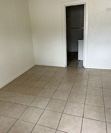 3rd image of 19829 Kendall Dr APT 3