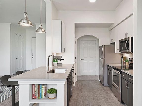 2nd image of 301 Saint Joseph Pkwy #5306