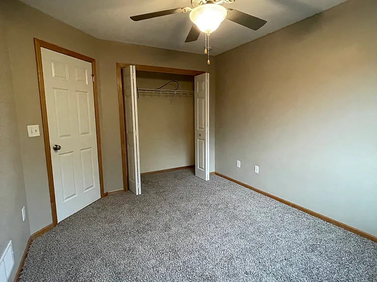 217 Brentwood Dr — Photo 16