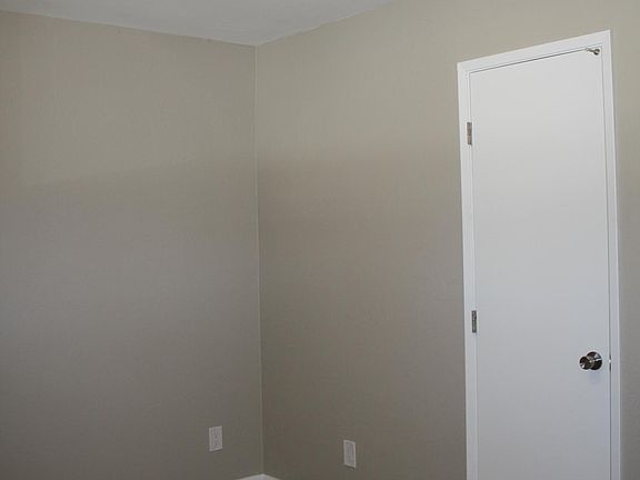 5th image of 259 Selwyn Dr Unit B