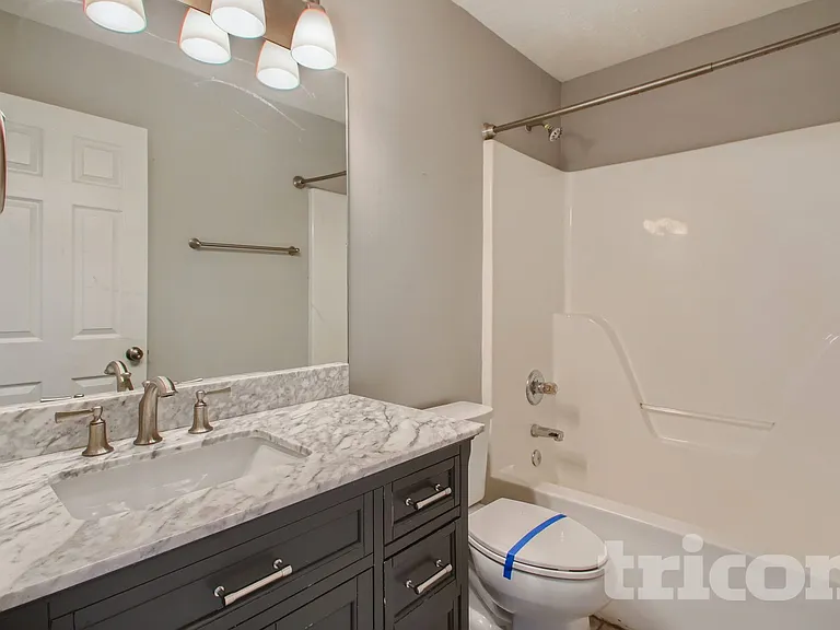 128 Royal Garden Dr — Photo 14