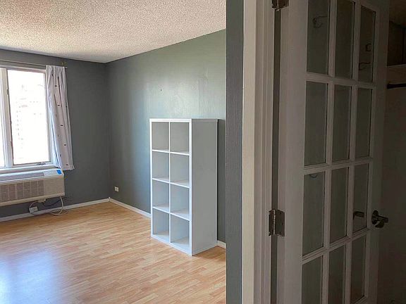 2nd image of 801 S Plymouth Ct APT 906