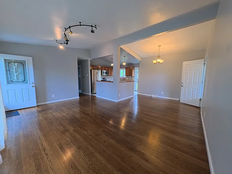 1181 Cimarron Dr — Photo 3