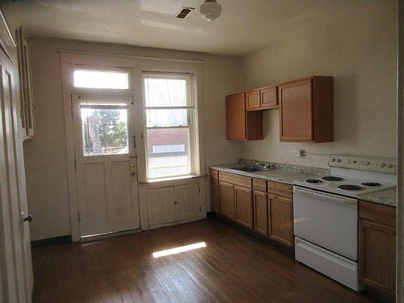 3rd image of 3718 McDonald Ave APT 3