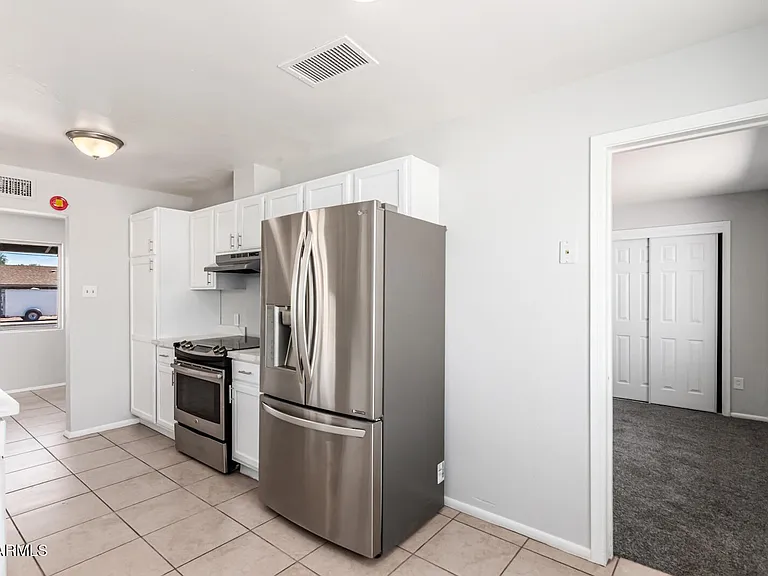 1238 E Vine Ave — Photo 8