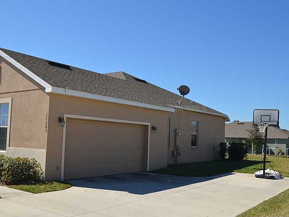 3rd image of 11523 Briar Hollow Ln