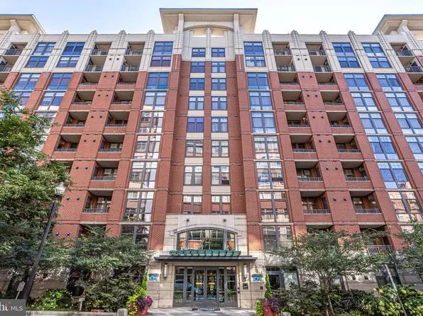 1021 Garfield St #818, Arlington, VA 22201