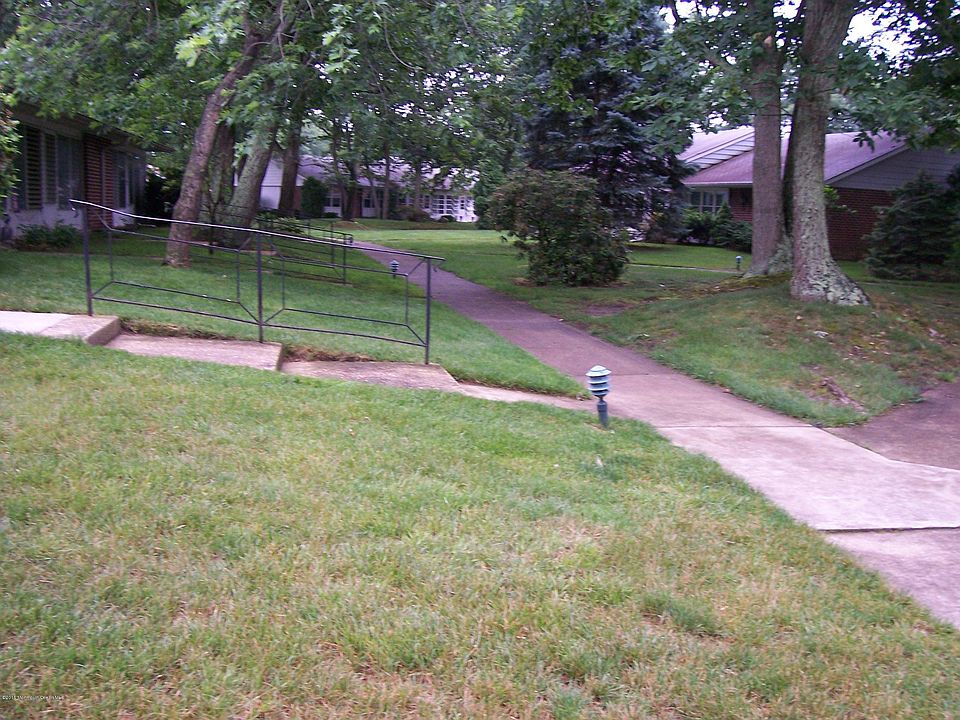 2nd image of 945 Aberdeen Drive #A