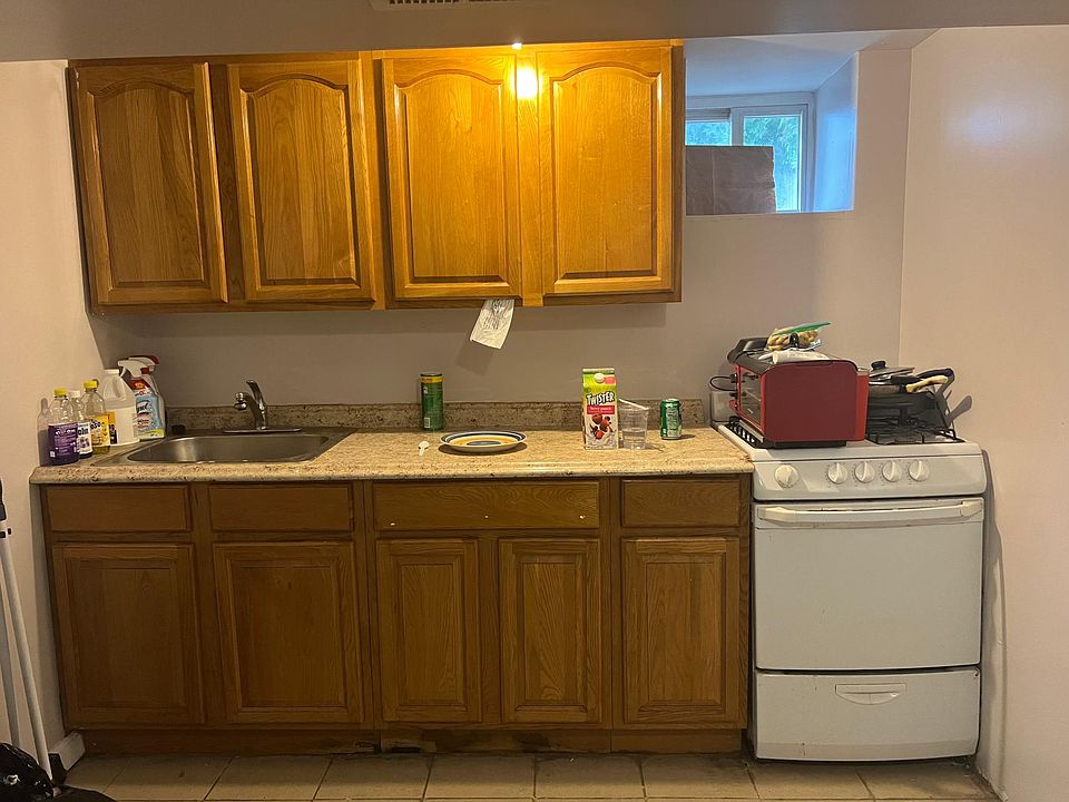 1st image of 65 Van Pelt Ave Floor 1