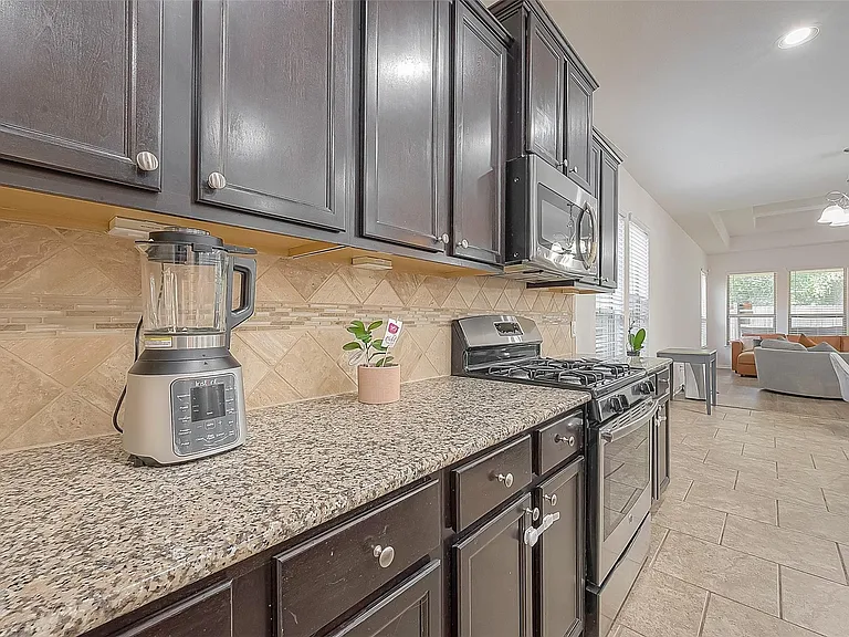 8722 Adrienne Dr — Photo 12