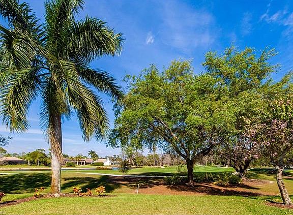 3rd image of 8078 Glen Abbey Cir
