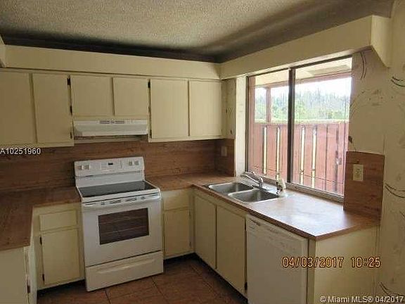 3rd image of 515 NW 210th St #10136