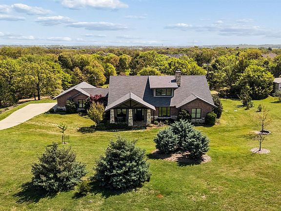 2nd image of 7430 Dawn Ave