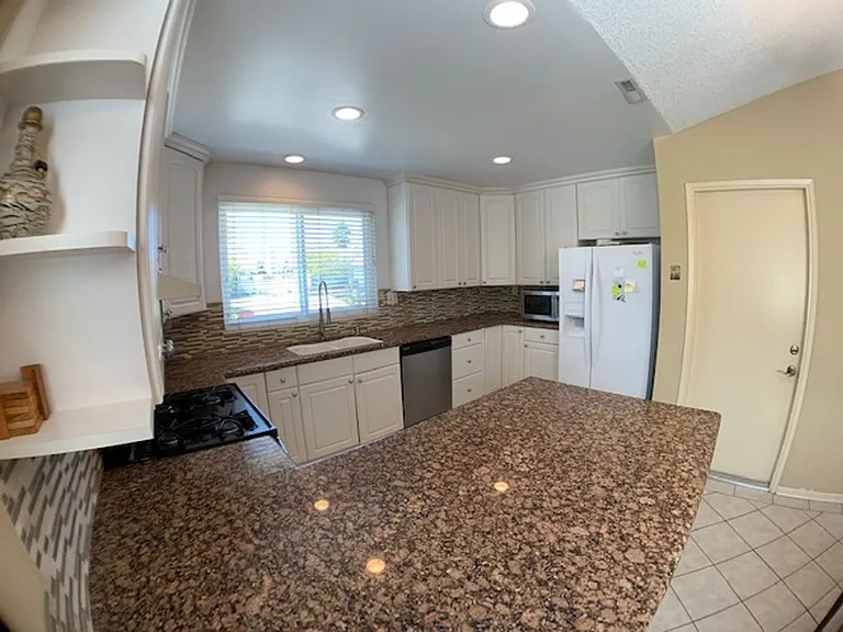 4550 N Ashtree St — Photo 8